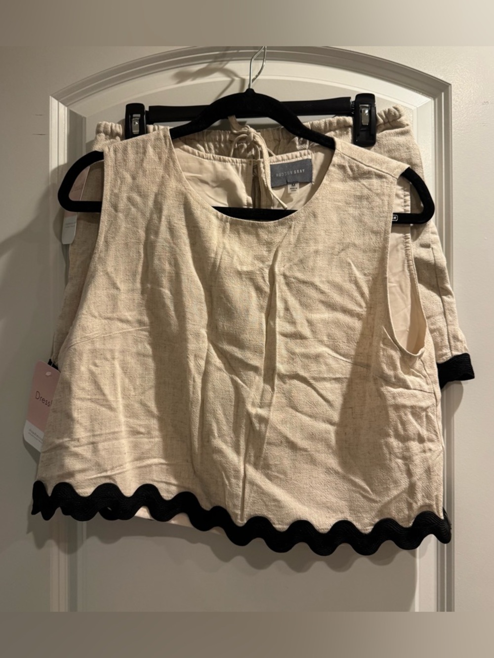 Hudson Gray Neutral Linen Crop Top with Black Wave Trim